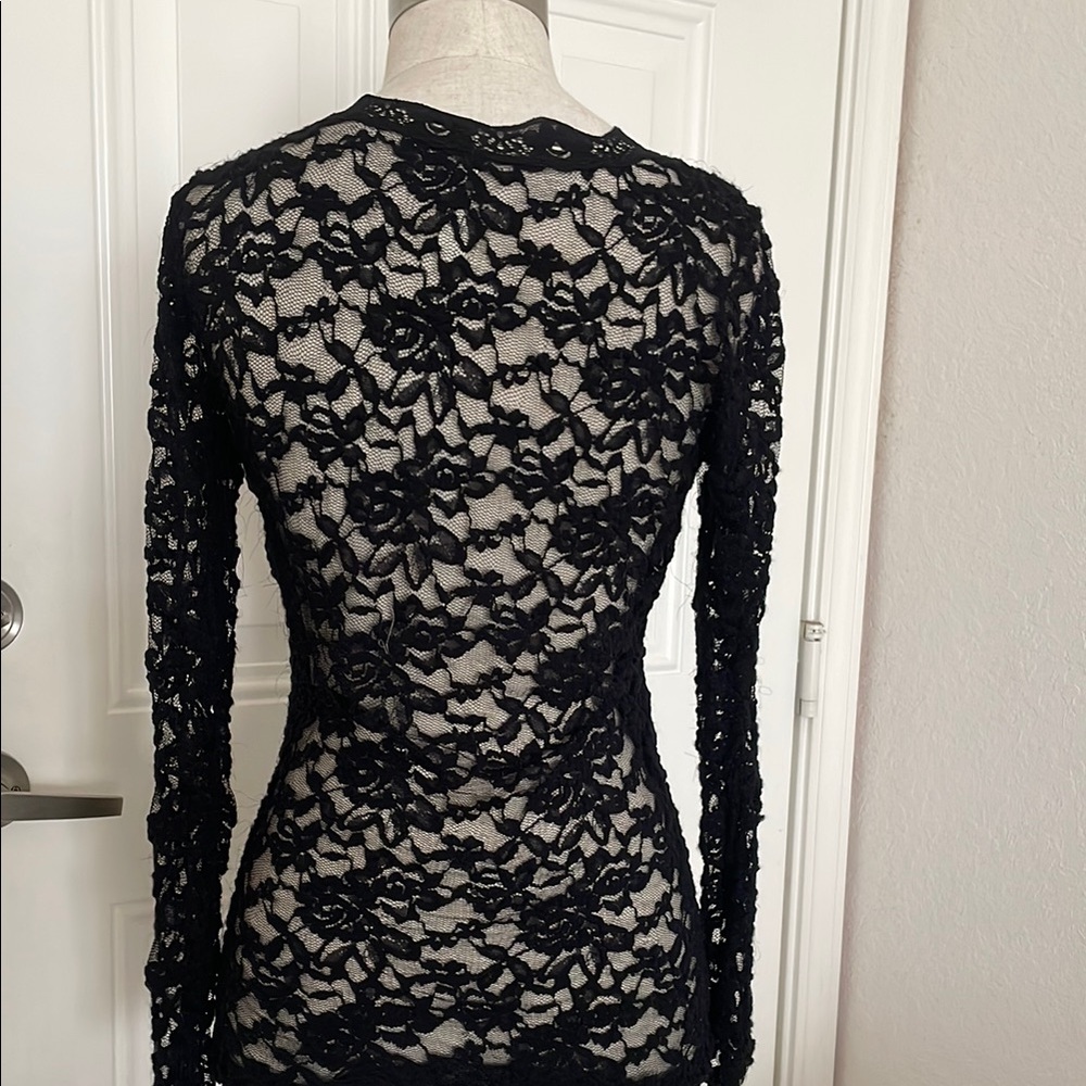 Elegant Black Lace Long Sleeve Blouse - Picture 5 of 7